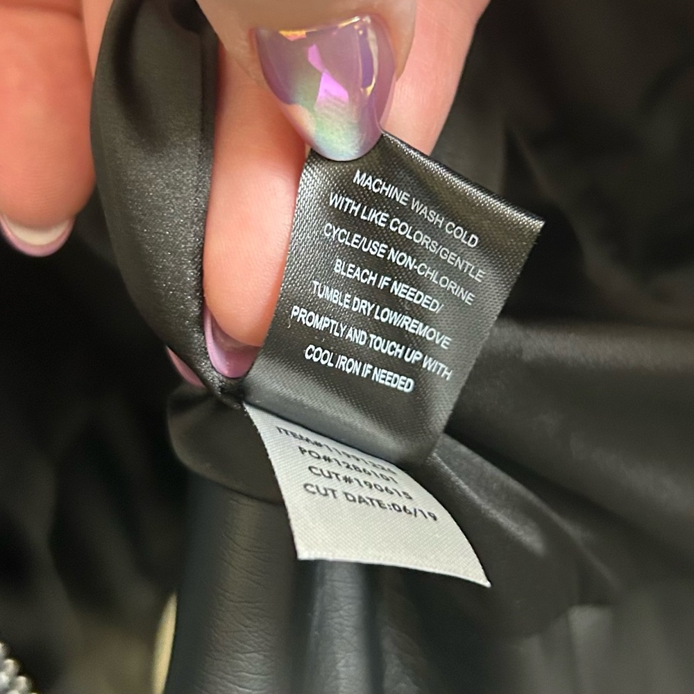 NWT Torrid Faux Leather Asymmetrical Moto Jacket in Black - Picture 8 of 12